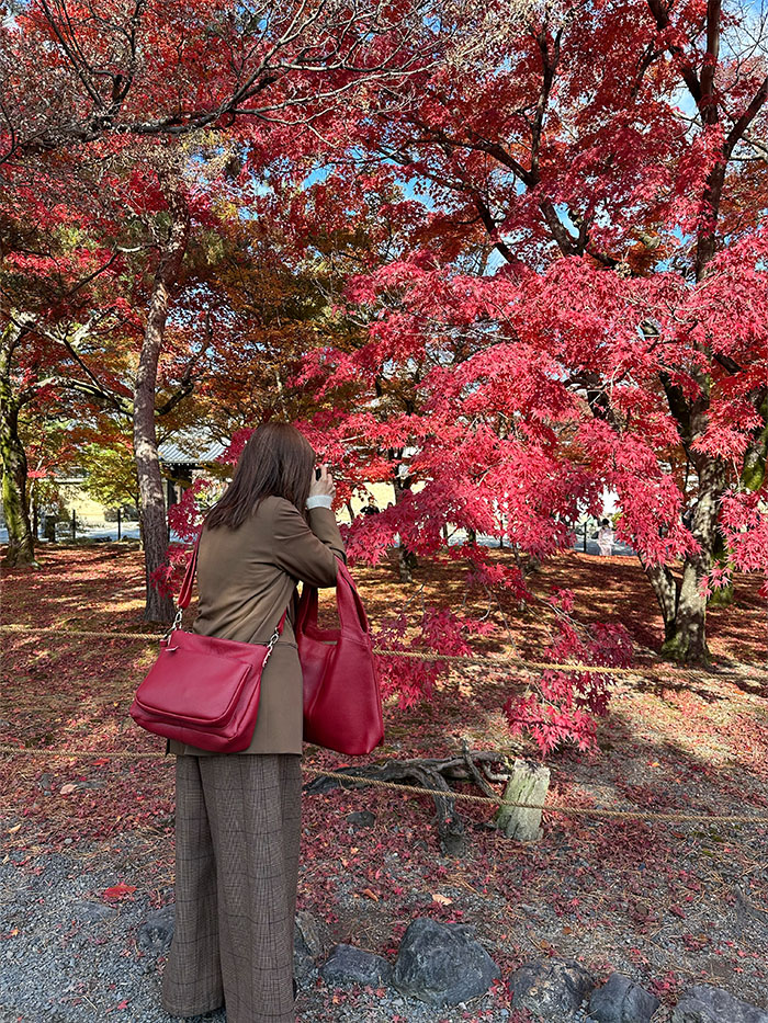 天龍寺 赤バッグ