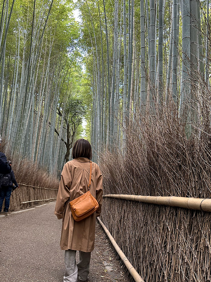 竹林 バッグ 赤とキャメル