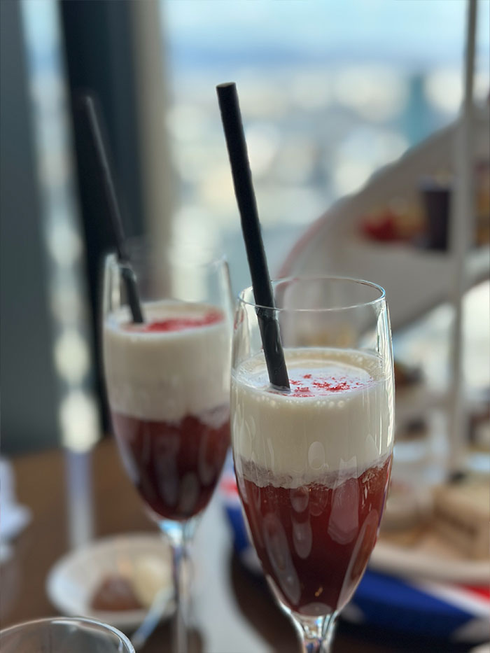 紅茶とともに楽しむホテルアフタヌーンティーの時間