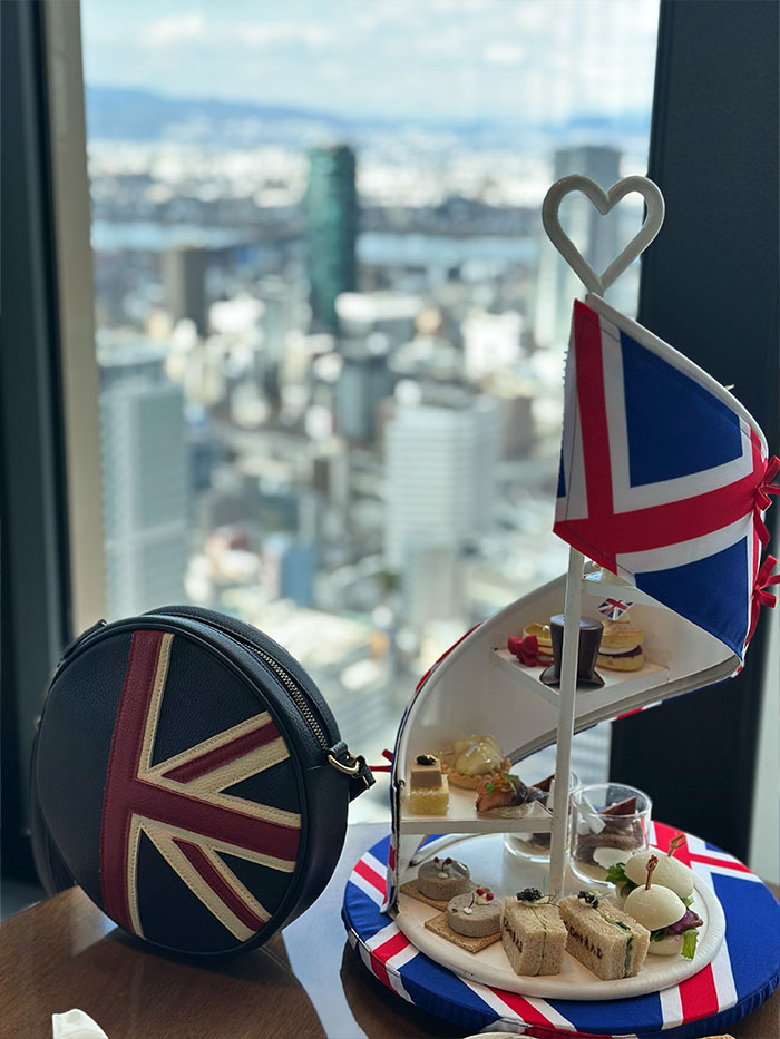 ノートルファボリのハンドバッグ MODフラヴィ ネイビー