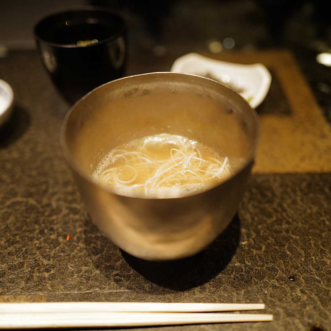 スッポンの出汁が効いた特製ラーメン