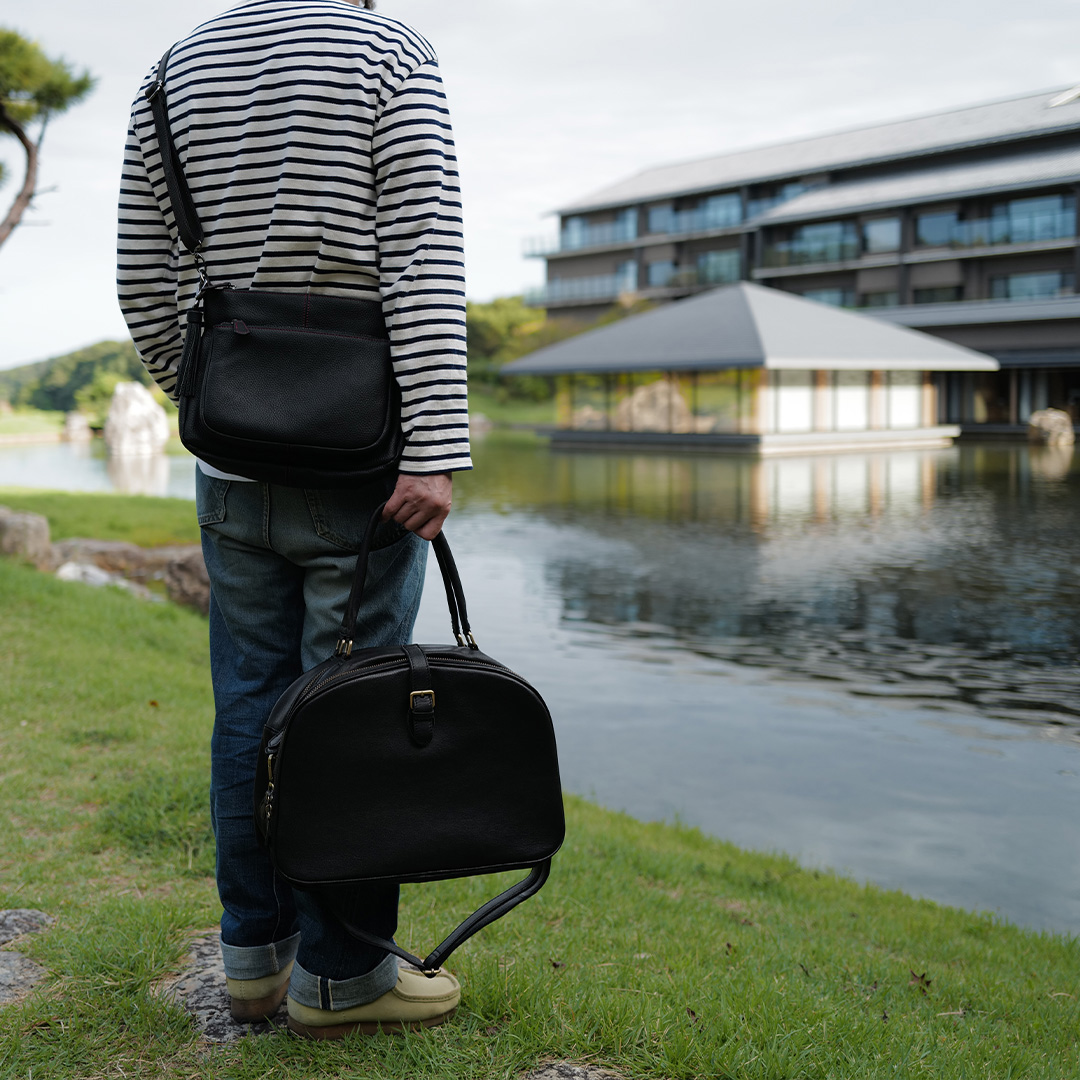 50代男性の旅行バッグ|ボストンバッグ「ロロ」とショルダーバッグ「アリエル・プラス・GTS」
