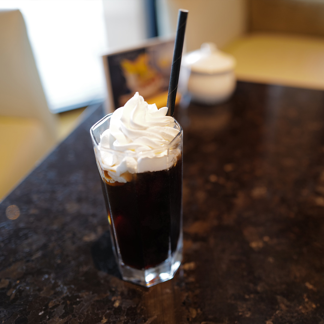 鳥羽別邸オーナーズラウンジで楽しむ濃厚なウインナーコーヒー