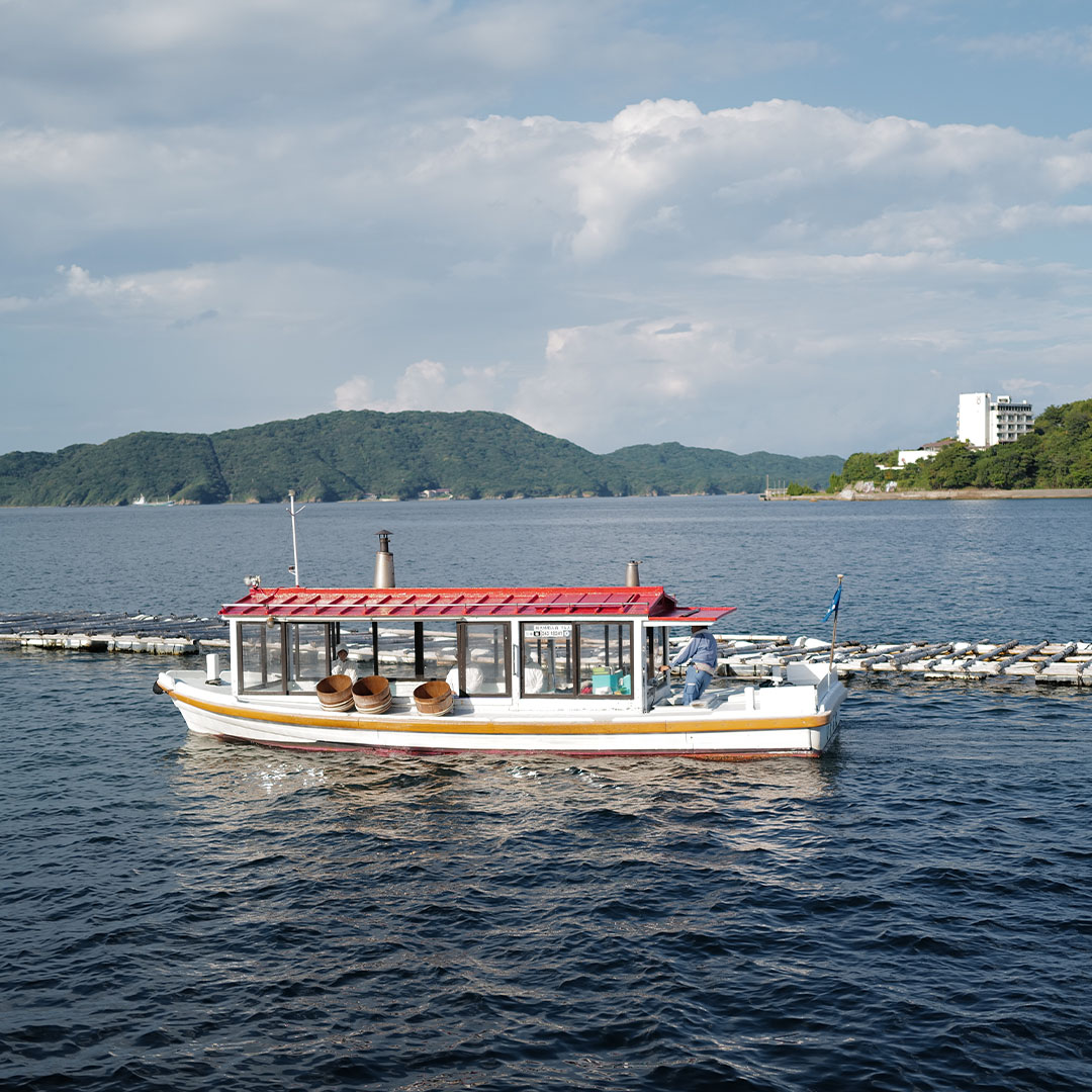ミキモト真珠島での海女さんのショー風景