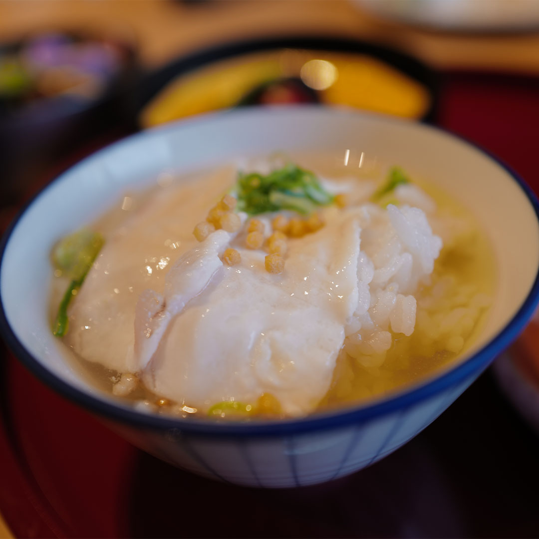 鳥羽別邸の朝食でいただく鯛茶漬け