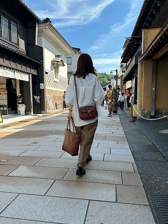 ひがし茶屋街の町並みを歩く大人の金沢旅行