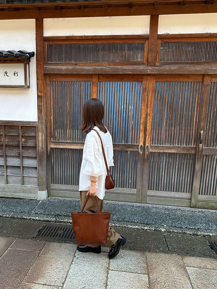 ひがし茶屋街の木造の町家を巡る金沢旅行