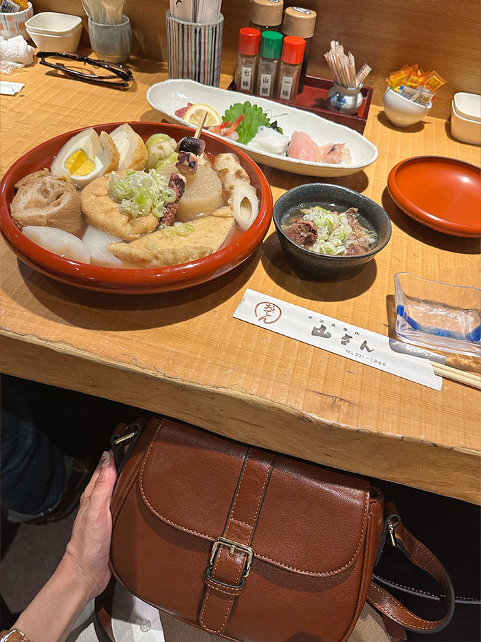 金沢おでんと日本酒、ノートルファボリの本革旅行バッグ